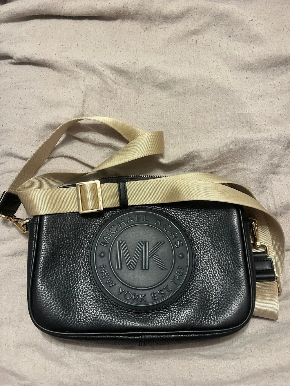 Black Michael Kors cross body/small side bag
